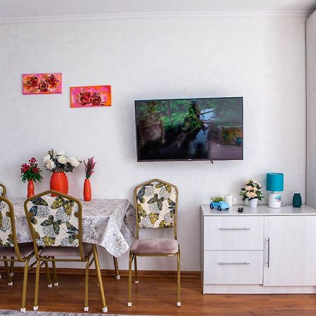 Студия В Центре Города, В «Золотом Квадрате» Almaty Extérieur photo