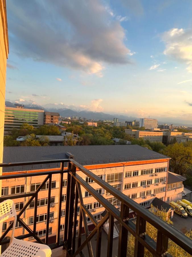 Студия В Центре Города, В «Золотом Квадрате» Almaty Extérieur photo