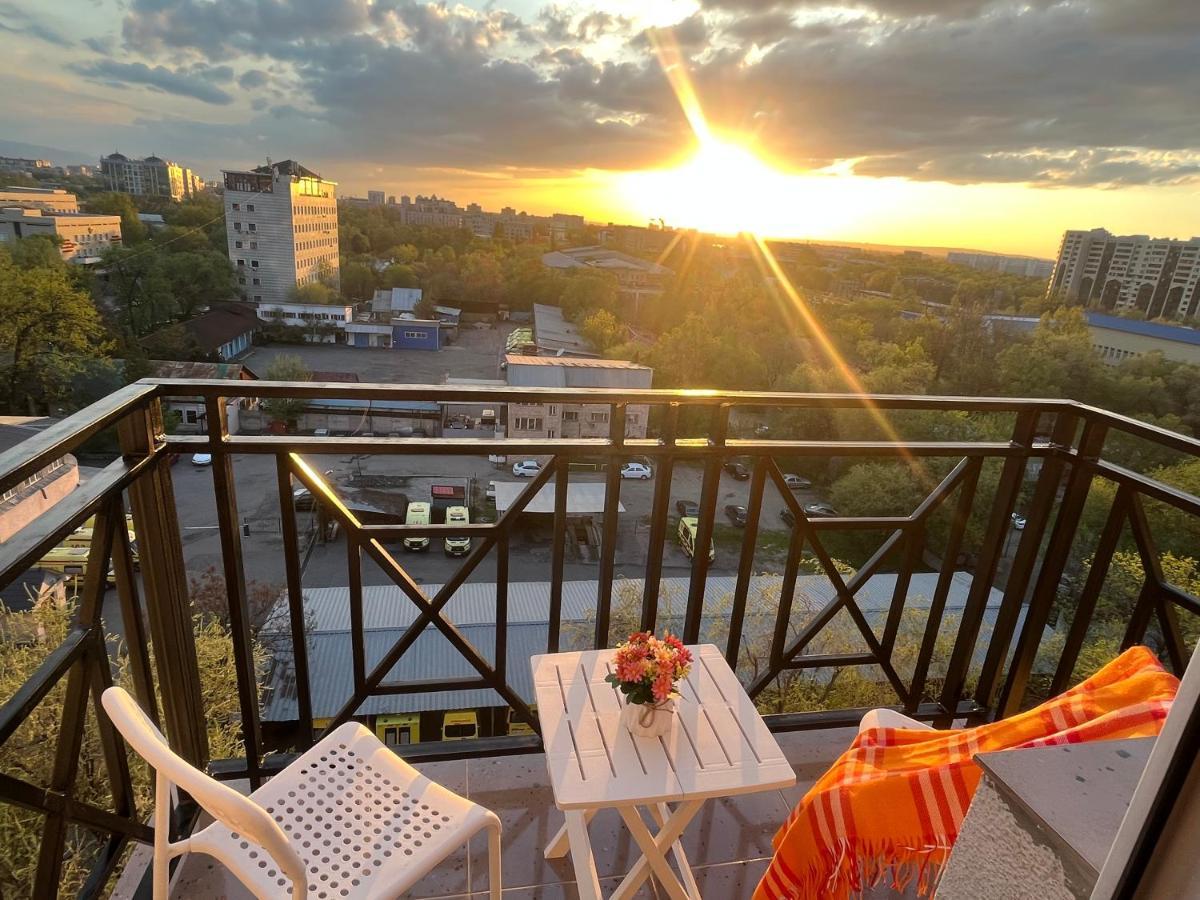 Студия В Центре Города, В «Золотом Квадрате» Almaty Extérieur photo